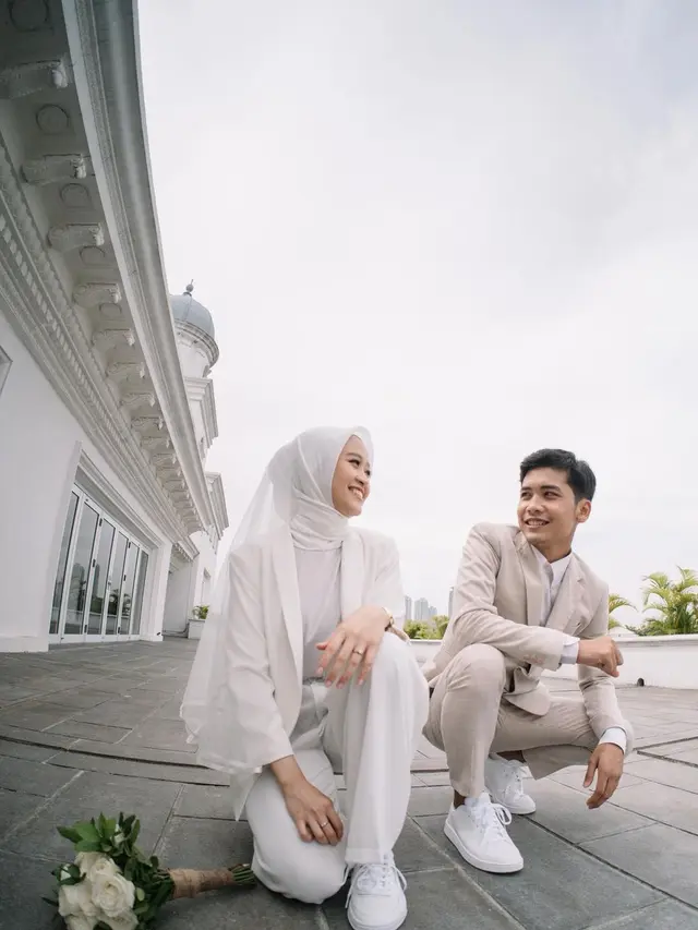 Jelang Menikah, Ini 6 Potret Prewedding Bintang Emon dan Alca Octaviani