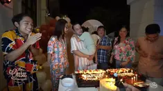 Keluarga merayakan ulang tahun Ruben Onsu ke-39 di rumahnya. Halaman belakang didekorasi dengan beragam hiasan. (Foto: YouTube/ The Onsu Family)