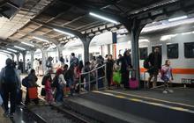 Volume Penumpang Kereta Api Jember Tetap Tinggi Jelang Akhir Libur Nataru 2025/2026