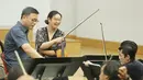 Konser “Malam Tchaikovsky” selain untuk memperingati kelahiran sang komponis juga untuk membagikan pengalaman menikmati karya-karya indah dari Pyotr Ilyich Tchaikovsky kepada pecinta musik klasik di Jakarta. (Bambang E.Ros/Fimela.com)