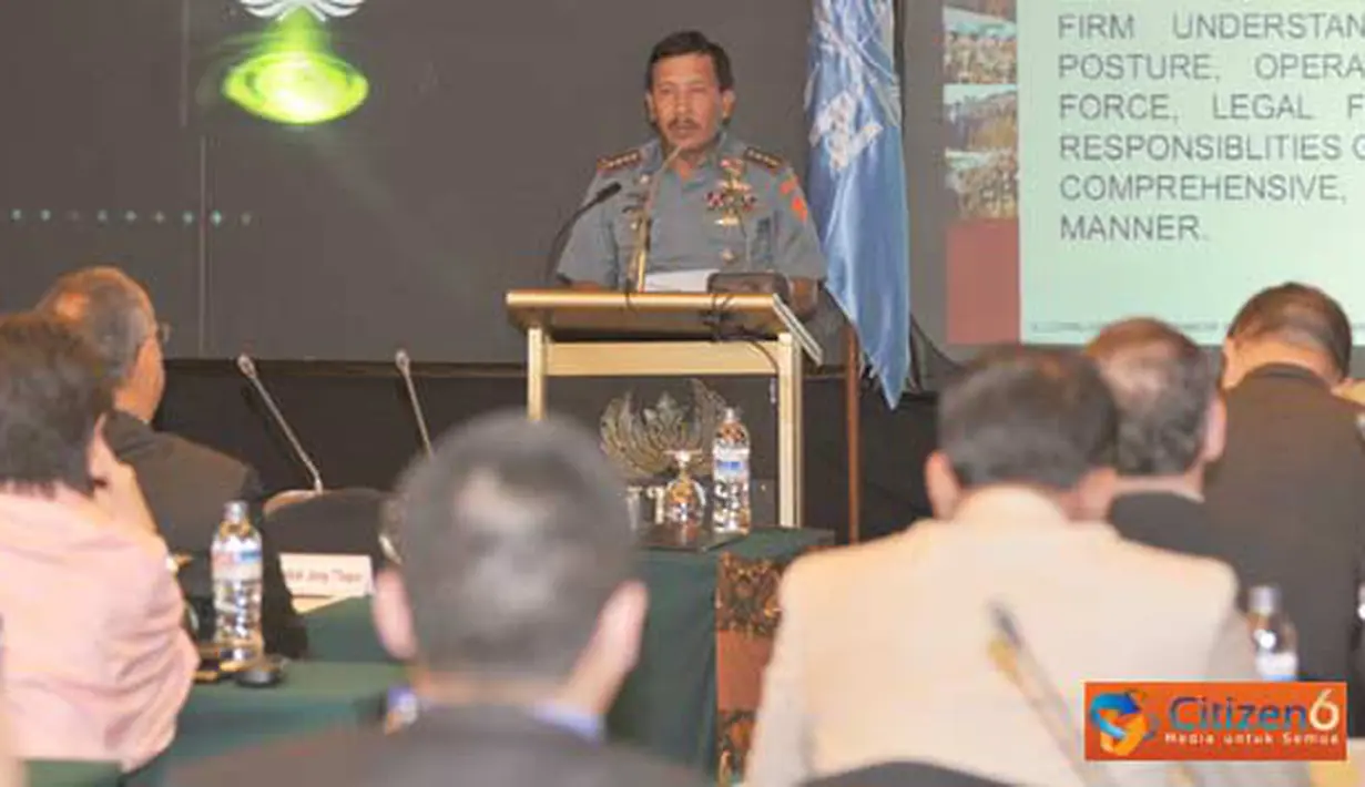 Citizen6, Jakarta: Panglima TNI Laksamana TNI Agus Suhartono, S.E., secara resmi menutup lokakarya konferensi regional PBB Ke-3 (The 3rd UN regional conference workshop), di Hotel Sultan Jakarta, Rabu (23/3). (Pengirim: Badarudin)