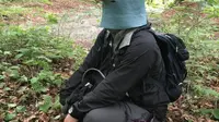 Upaya Gagal Ilmuwan Berteman Dengan Burung, Pakai Topeng Burung Setahun (Sumber: Twitter/toshitaka_szk)