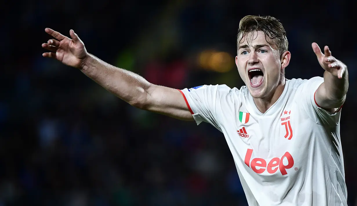 1. Matthijs de Ligt (85,5 juta euro) - Bek tangguh berusia 2i tahun ini resmi bergabung dengan Juventus pada Juli 2019. Matthijs de Ligt didatangkan Juventus dari Ajax dengan transfer mencapai 85,5 juta euro. (AFP/Marco Bertorello)