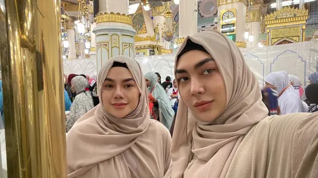 Sarita Abdul Mukti Umrah