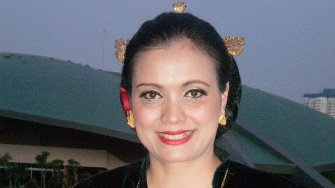 Permaisuri Kesultanan Ternate Nita Budi Susanti.