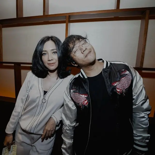 Sebentar Lagi Jadi Orang Tua, Ini 7 Momen Lawas Dea Ananda dan Ariel Nidji