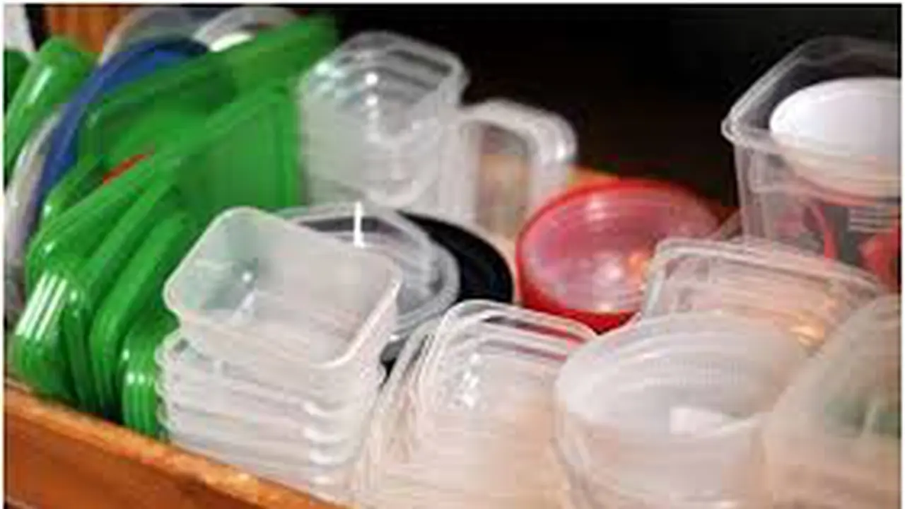 Harga Minyak Turun, Industri Plastik Tetap Tak Bisa Untung Lebih