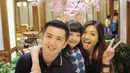 Ini potret lain di mana keduanya merayakan ulang tahun sang putri Ellyna di sebuah restoran. Terlihat baik Nicky Tirta maupun Liza Elly tetap kompak. (instagram.com/nickytirta)