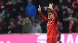 Philippe Coutinho - Coutinho dikabarkan telah diminati dua klub asal Kota London, Arsenal dan Tottenham Hotspur. Belakangan, Chelsea ikut meramaikan bursa transfer musim panas ini untuk bisa mendatangkan Coutinho. (AFP/Christof Stache)