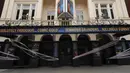 Duke of York's Theater yang disegel dengan pita, London, Inggris, Selasa (7/7/2020). Pemerintah Inggris akan menyalurkan paket bantuan sebesar 1,57 miliar poundsterling kepada industri seni, budaya, dan warisan untuk membantu mengatasi dampak pandemi COVID-19. (Xinhua/Tim Ireland)