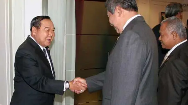 Presiden Yudhoyono menerima kunjungan kehormatan Menhan Thailand General Prawit Wongsuwon di Kantor Kepresidenan, Jakarta, Jumat (20/5).(Antara)