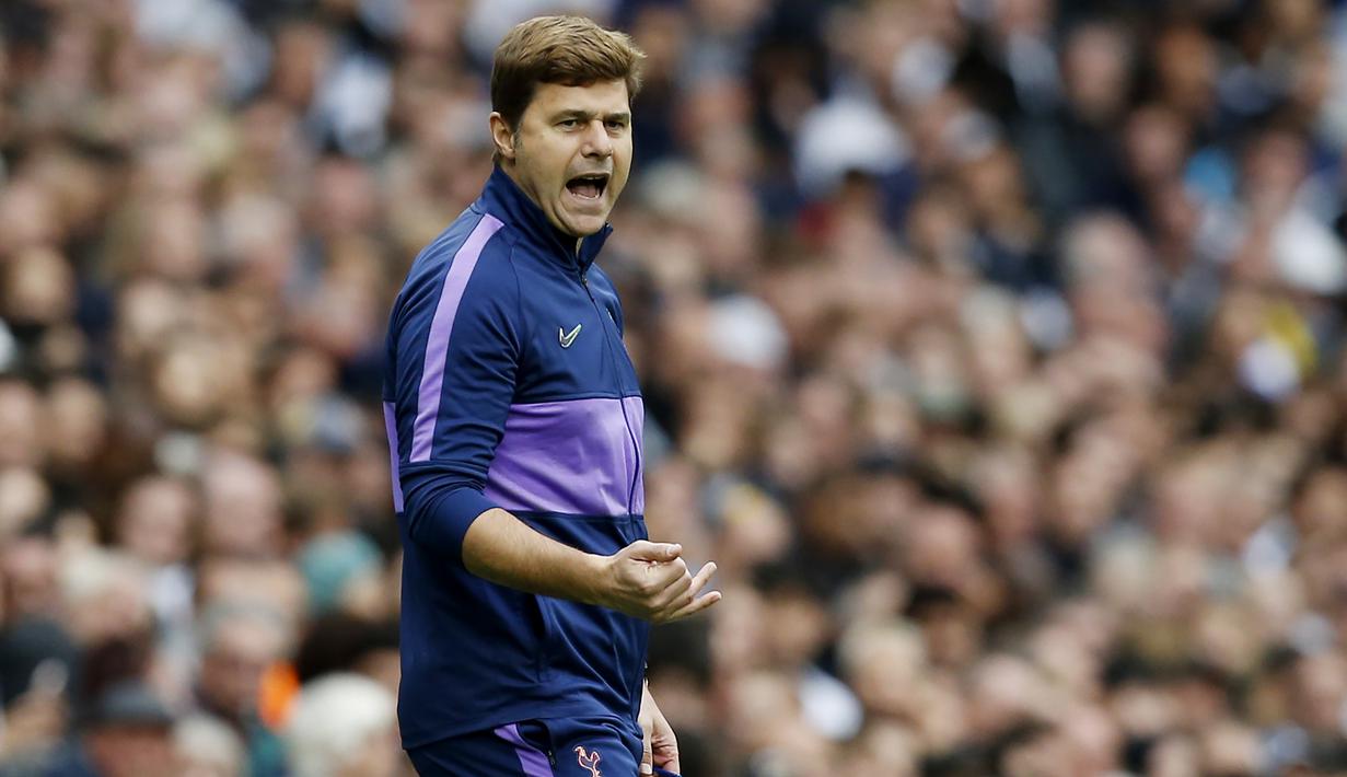 5. Mauricio Pochettino - Pelatih Tottenham Hotspur ini pernah dilirik manajemen Setan Merah untuk melatih Pogba Dkk. Serangkaian hasil buruk Manchester united bersama Solskjaer membuatnya kembali masuk bursa pelatih MU. (AFP/Ian Kington)