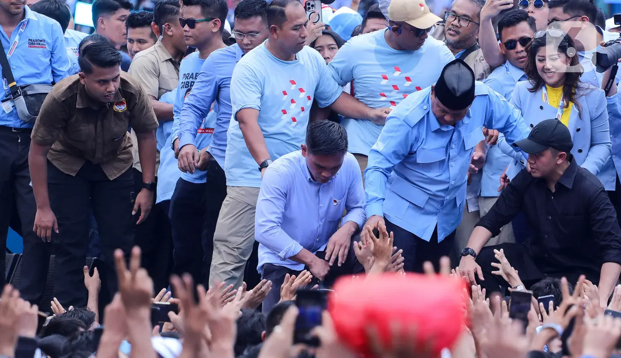 Dewa 19 feat Ari Lasso dan Ello, Raffi Ahmad, NTRL, Andre Taulany, Gus Miftah, Cak Percil, Lesti Billar masuk dalam daftar yang akan memeriahkan kampanye akbar Prabowo-Gibran. (Liputan6.com/Herman Zakharia)