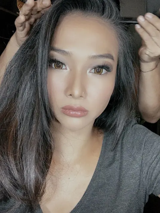 Menginjak usia 33 tahun membuat Mey Chan nampak makin memesona. Potret-potret yang ia bagikan di media sosial selalu mendapat decak kagum dari para penggemar. (Liputan6.com/IG/@ditaofficial.id).