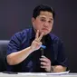 Ketua Umum PSSI, Erick Thohir memberikan keterangan kepada wartawan saat konferensi pers perihal pembentukan Satgas PSSI yang berlangsung di GBK Arena, Senayan, Jakarta, Jumat (28/04/2023). (Bola.com/Bagaskara Lazuardi)