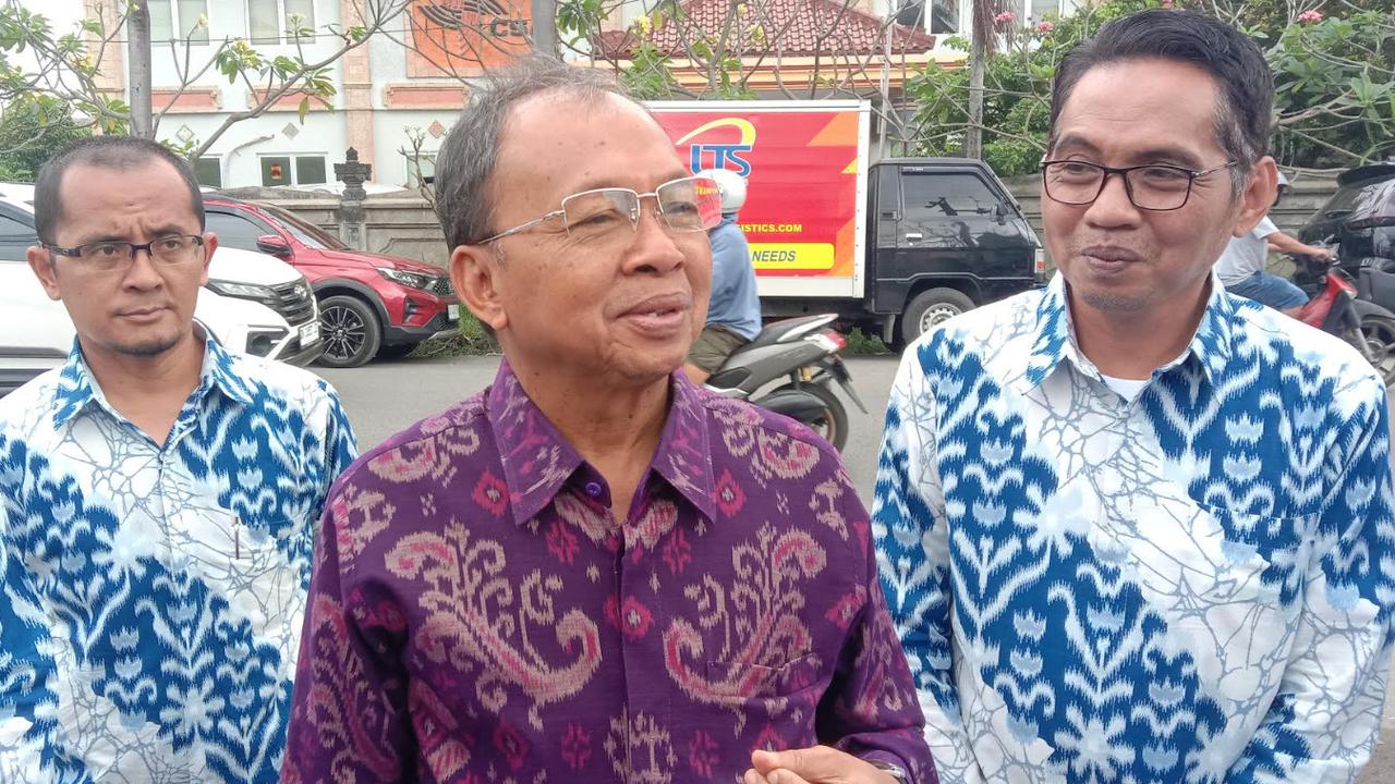 Gubernur Koster: Wisatawan ke Bali Tak Menurun, Justru Malah Meningkat karena Jakarta Rusuh