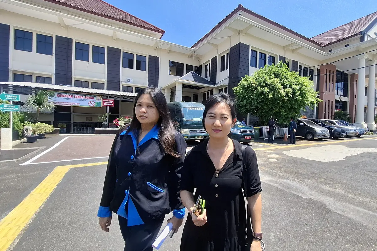 Korban Innawati menuntut keadilan atas kerugian yang dialaminya atas penipuan yang dilakukan karyawannya di PN Tanjungkarang, Bandar Lampung