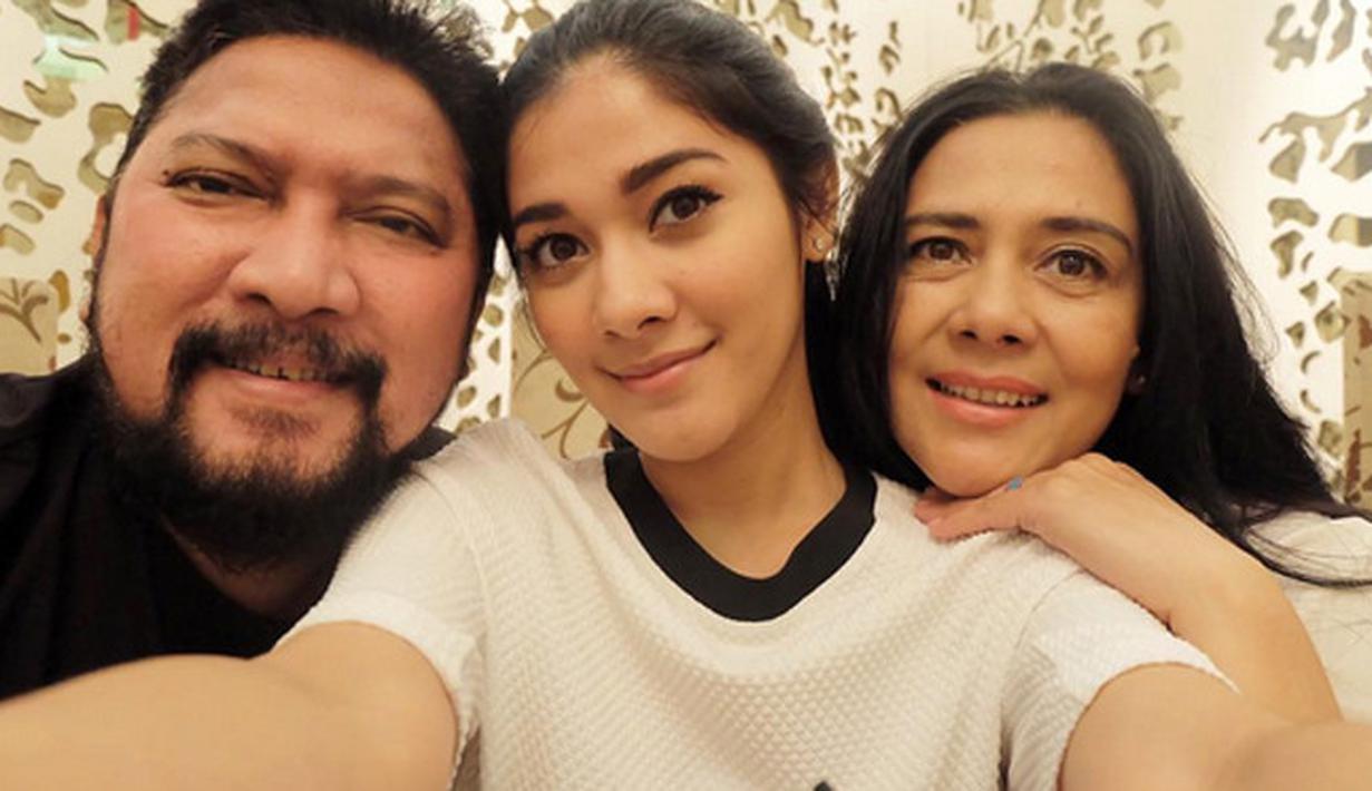 Meski Telah Cerai, Lydia Kandou dan Jamal Mirdad Tampak Harmonis