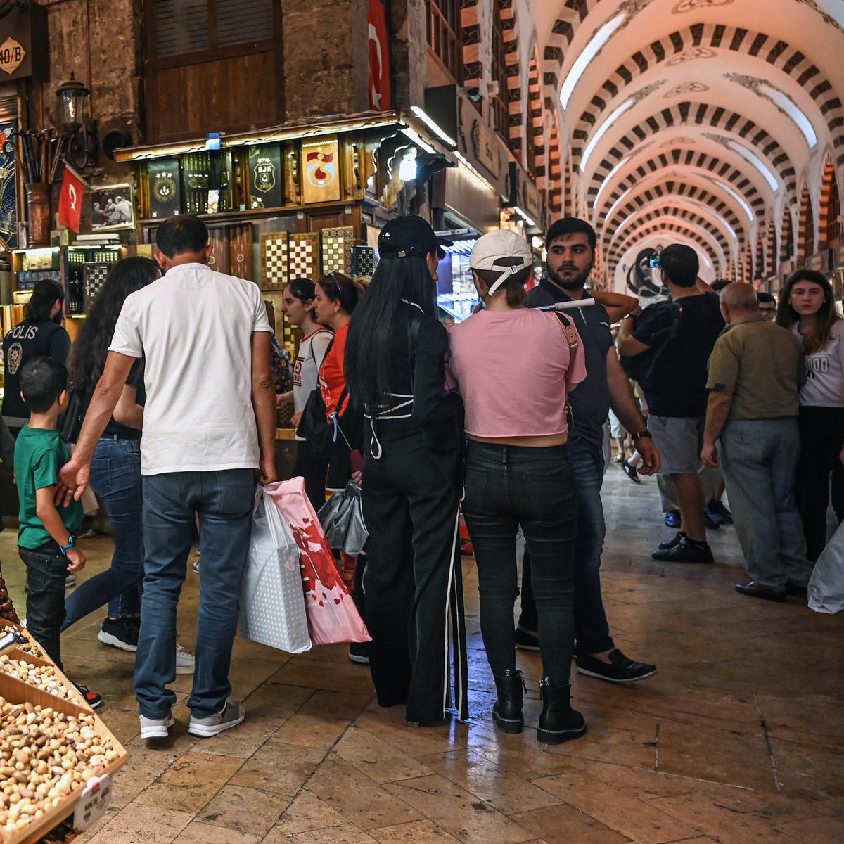 Mata Uang Turki Lira Anjlok Lagi, Nilainya Hanya Separuh Dari Awal 2021 -  Bisnis Liputan6.Com