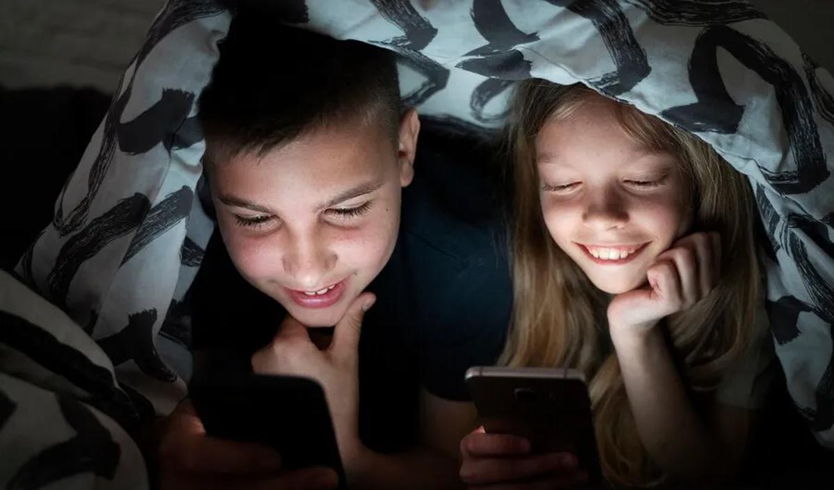 Dalam menghadapi era digital, orang tua perlu bijaksana dalam mengelola waktu screen time anak-anak.