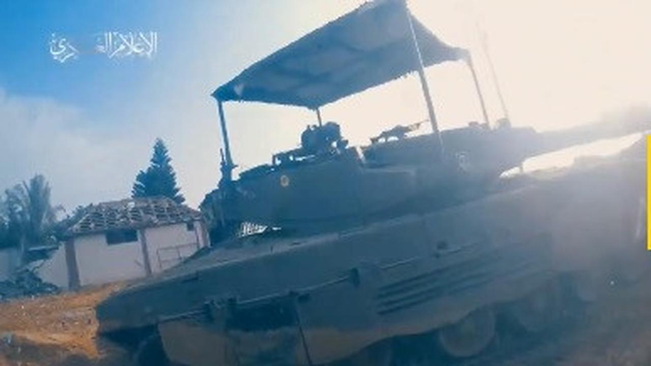 VIDEO Hanya Butuh 13 Detik Pejuang Hamas Muncul dari Bawah Tanah Lalu Pasang Bom di Tank Israel Sampai Meledak
