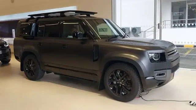 Land Rover Defender 130 Outbound