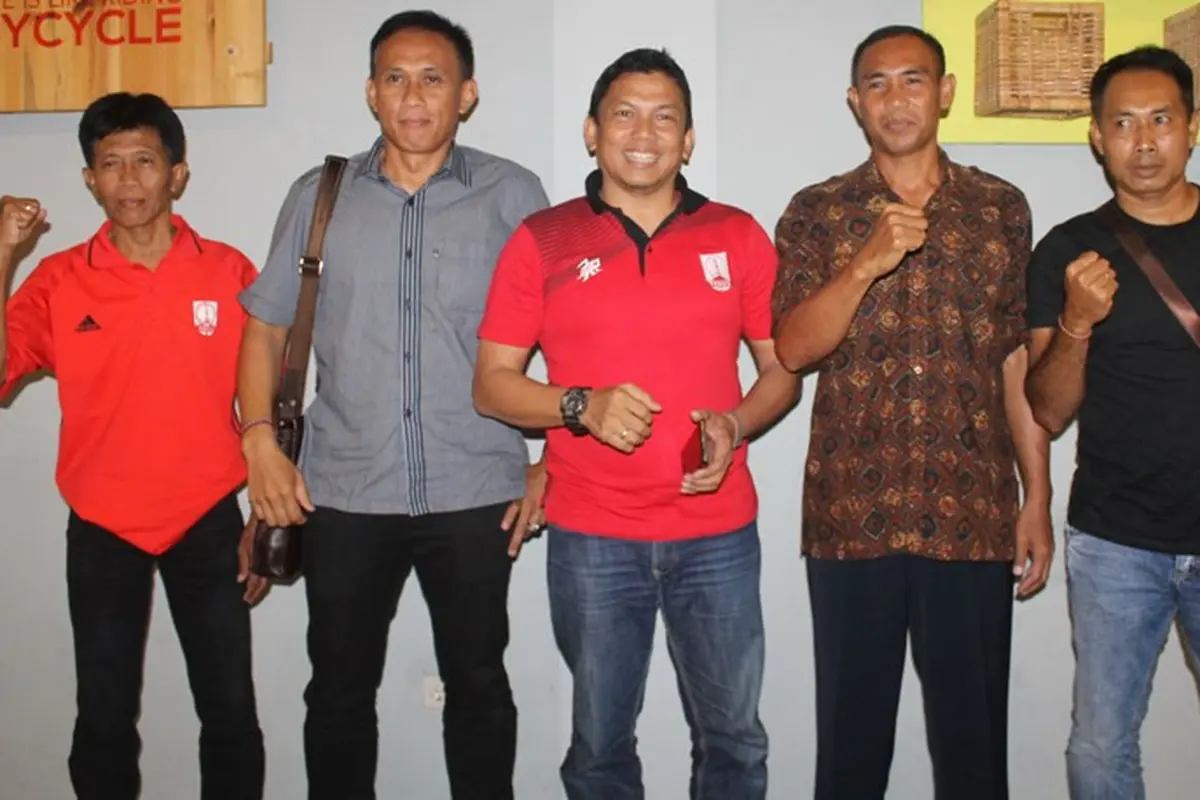 Persis Solo