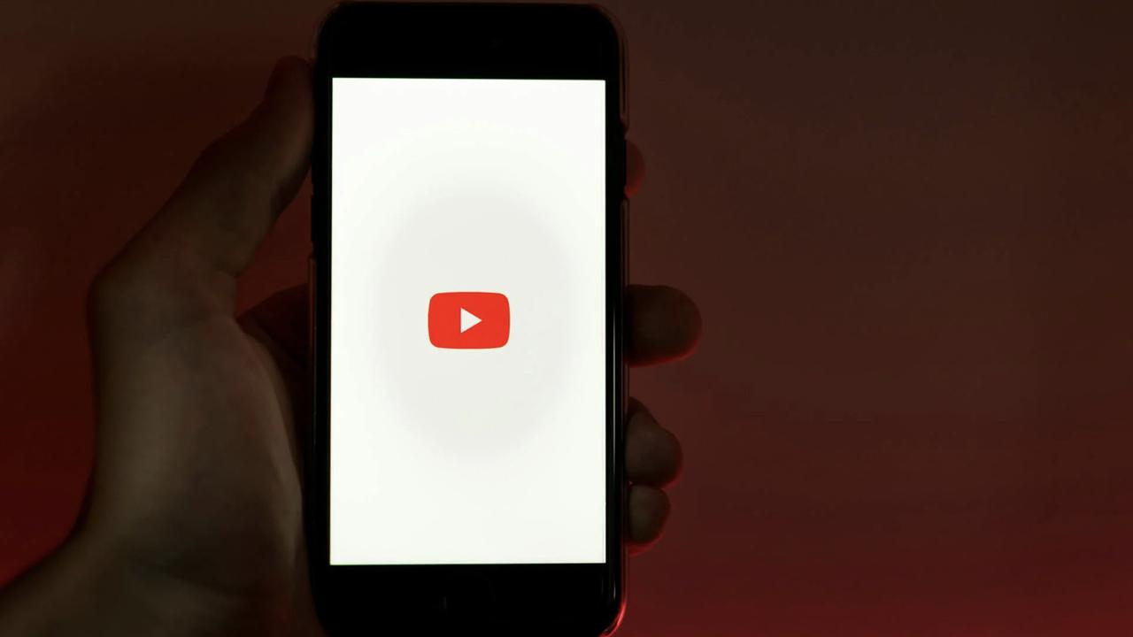 YouTube Dituding Simpan Film Bajakan