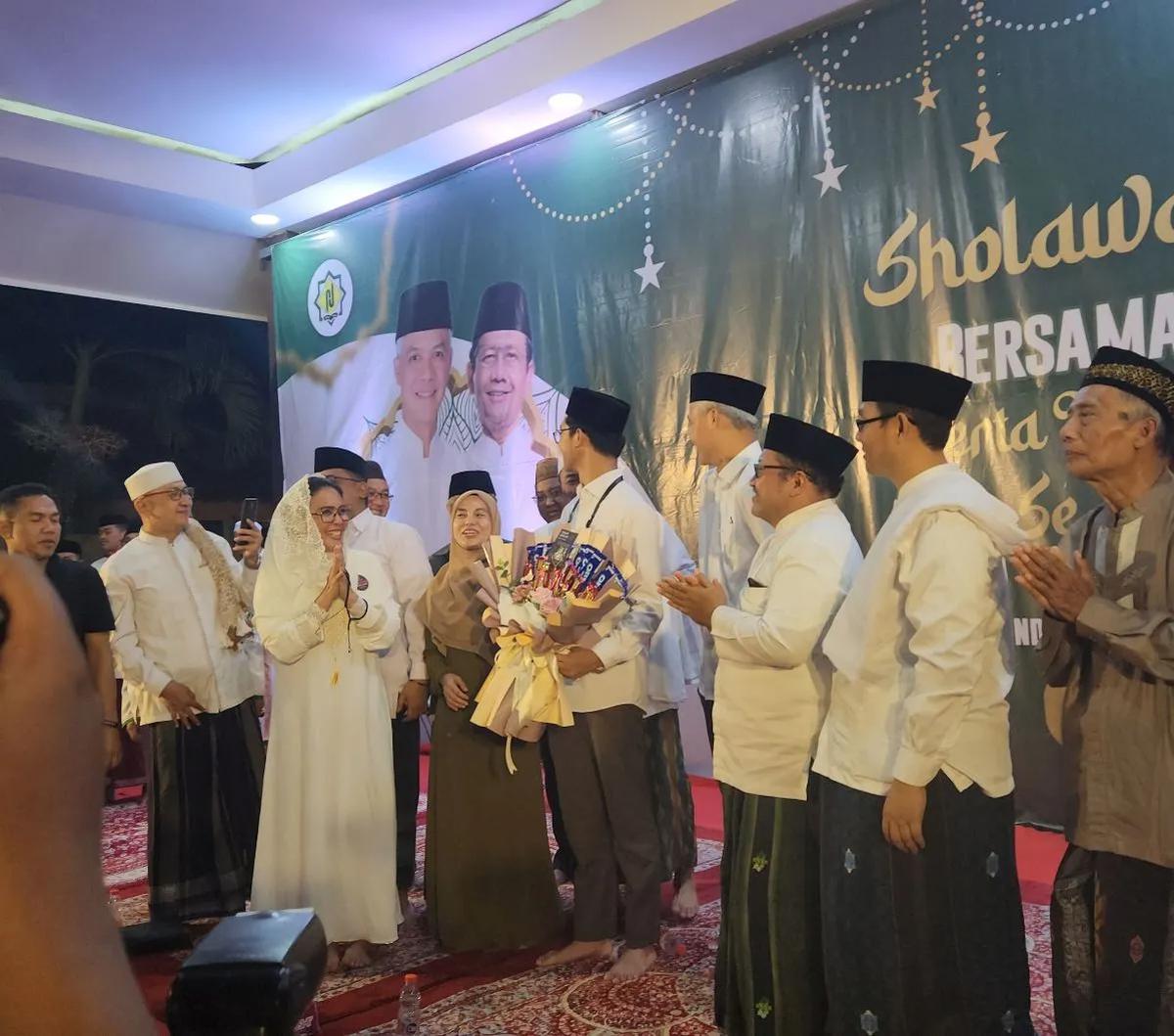 Program mensejahterakan guru mengaji tersebut awalnya diinisiasi oleh cawapres Mahfud MD saat melakukan kampanye hari pertama di Sabang, Aceh.