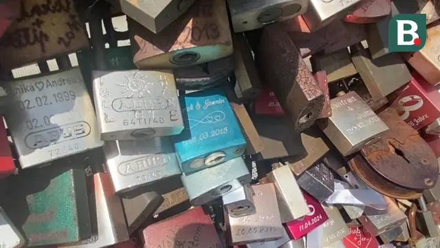 Gembok Cinta di Jembatan Hohenzollern, Koln, Jerman