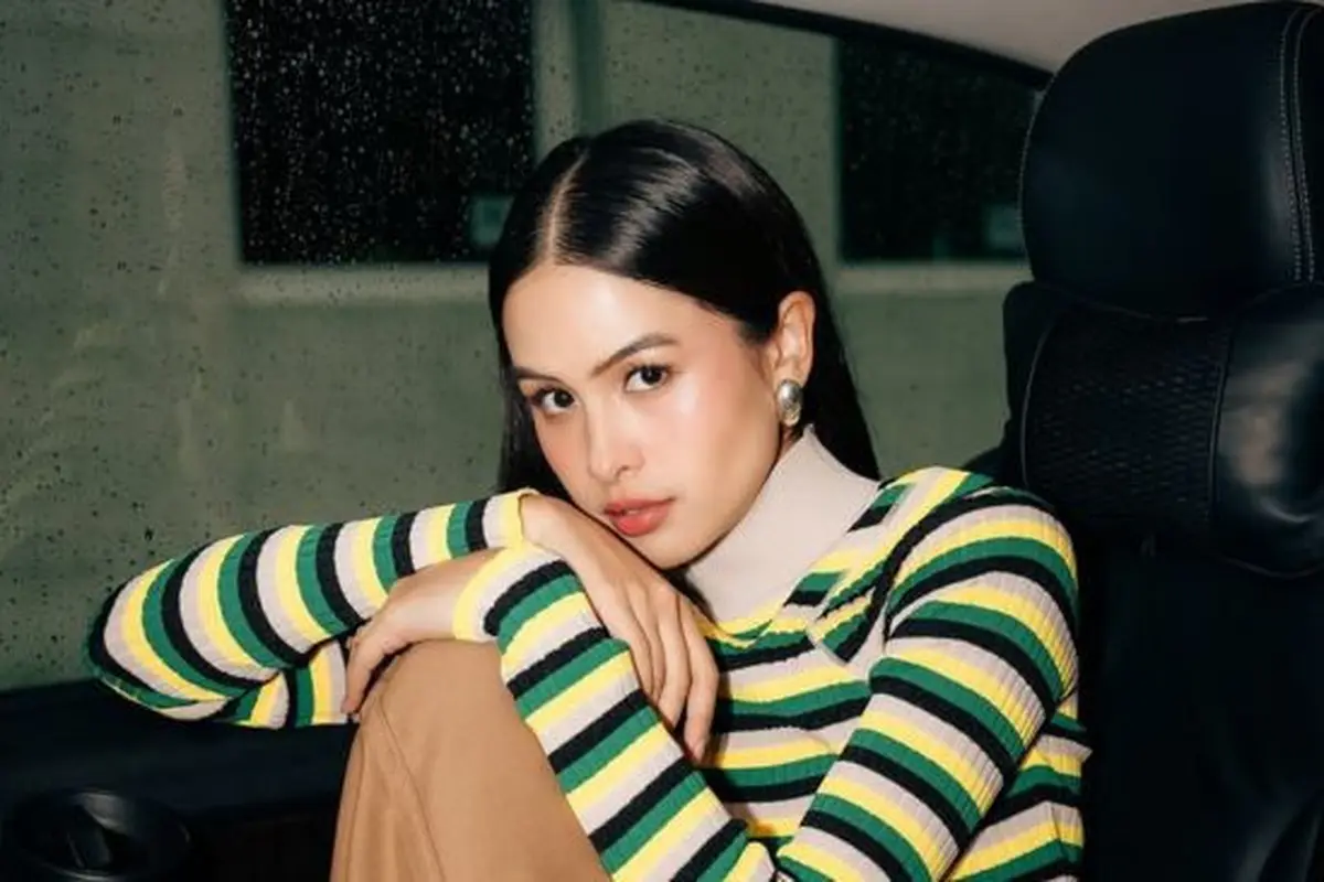 Potret Maudy Ayunda dengan Makeup Bold. (instagram/maudyayunda)