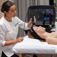 Atasi kulit kusam dan penuaan dini dengan perawatan facial (Regenesis Indonesia)