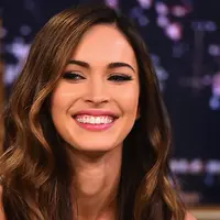 Dalam sebuah wawancara dengan Jimmy Fallon, Megan Fox mengaku bahwa ia miliki phobia dengan kertas. (Hello Magazine)
