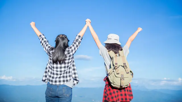 Ilustrasi Travelling Bersama Sahabat