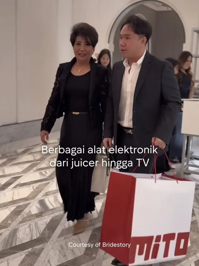 Alat elektronik Souvenir Resepsi Pernikahan Amanda Manopo dan Kenny Austin. [dok. The Bridestory]