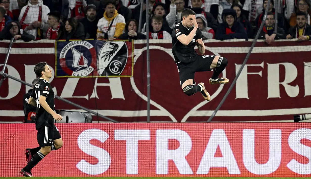 <p>Berkat hasil ini, Juventus pun berhak melenggang ke babak perempat final dengan kemenangan agregat 3-0. (Tom Weller/dpa via AP)</p>