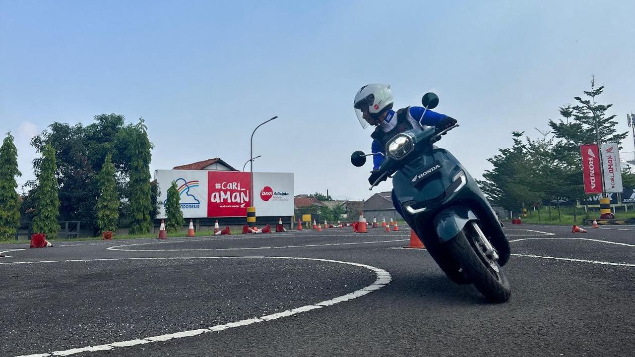 Cara Menikung Sepeda Motor dengan Benar dan Aman saat Menghadapi Belokan