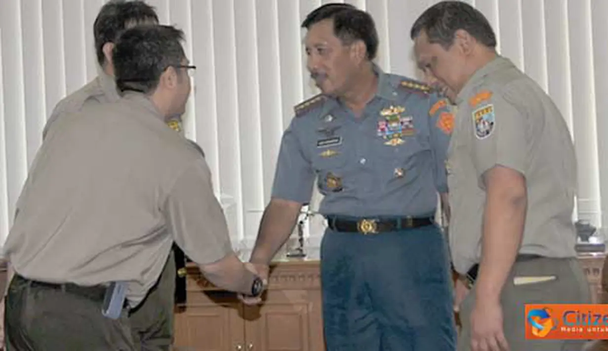 Citizen6, Jakarta: Panglima TNI menerima kunjungan Pengurus Pusat Gerakan Muda Forum Komunikasi Putra Putri Purnawirawan dan Putra Putri TNI-Polri (PP GM FKPPI) di Mabes TNI Cilangkap, Jakarta Timur, Jumat (8/4). (Pengirim: Badar)