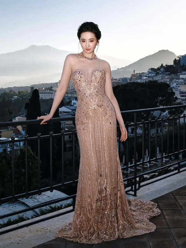 Liu Yifei, dan Lisa BLACKPINK saat Hadir Acara Bvlgari Italia. dok. Bvlgari