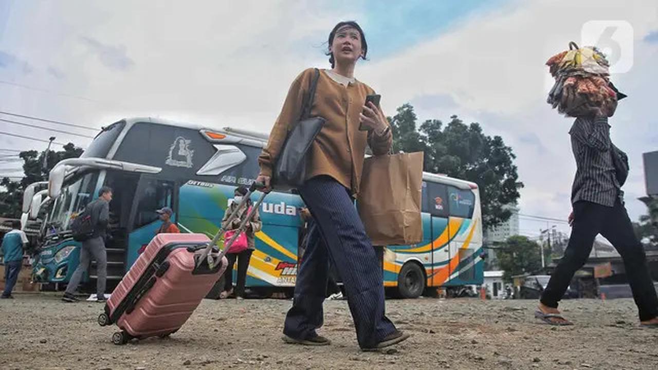 H-5 Lebaran 2025, Calon Pemudik Padati Terminal Bayangan Pondok Pinang Jakarta