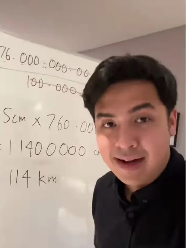 Potret Jerome Polin menghitung banyaknya uang Rp 76 Miliar (Sumber: Instagram/jeromepolin)