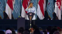 Presiden Republik Indonesia, Prabowo Subianto memberi pidato pada acara deklarasi Gerakan Solidaritas Nasional (GSN) di Indonesia Arena, Kompleks Gelora Gung Karno, Senayan, Jakarta. Sabtu (2/11/2024). (Liputan6.com/Herman Zakharia)