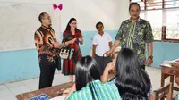 Komisi X DPR RI memantau langsung kondisi sekolah-sekolah di Provinsi Sulawesi Utara (Sulut), untuk mengetahui problem pendidikan.