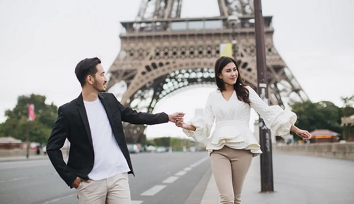 Meski belum menentukan tanggal, drummer band Govinda itu dan Syahnaz telah memiliki konsep pernikahannya nanti. Menurut rencana keduanya, pasangan ini akan menikah dengan konsep outdoor. (Instagram/ritchieismail)