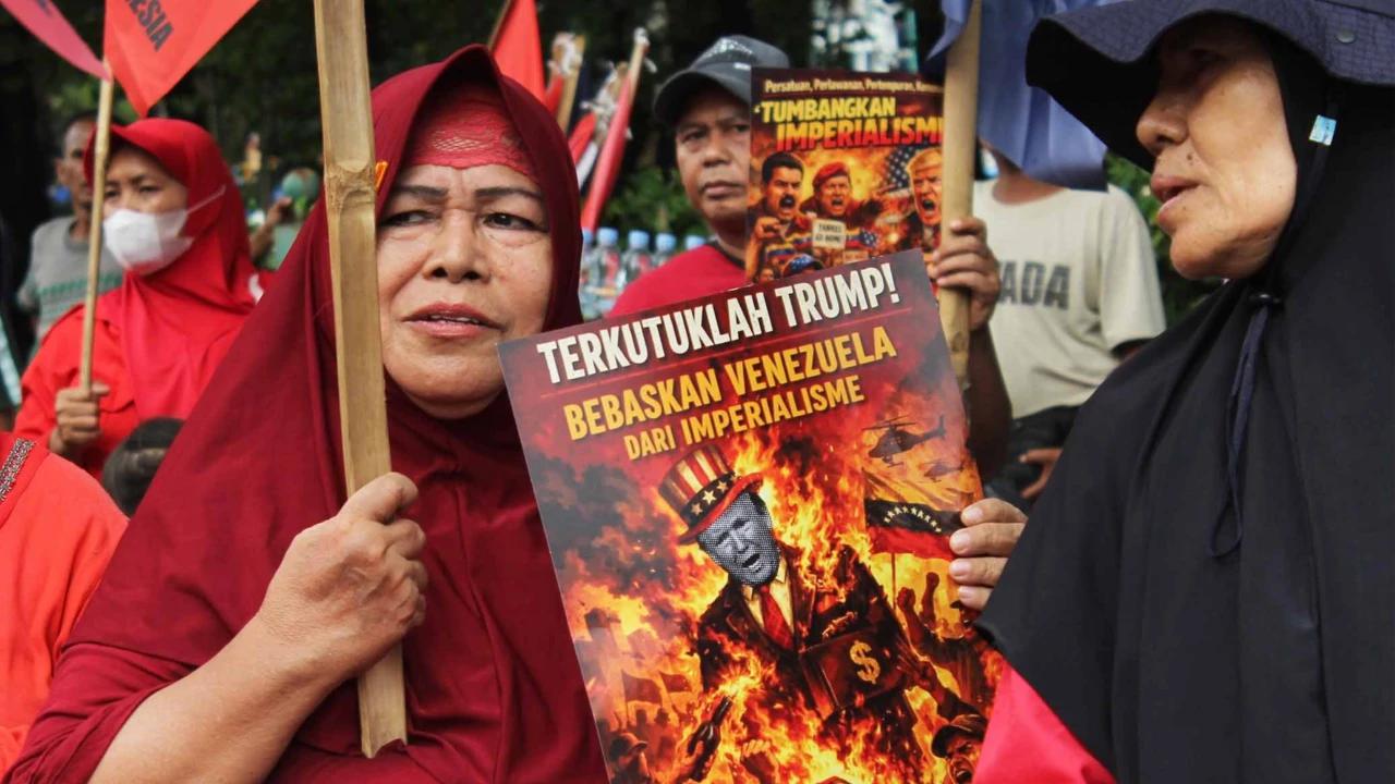 FOTO: Solidaritas Rakyat Biasa Gelar Aksi Damai Dukung  Rakyat Venezuela
