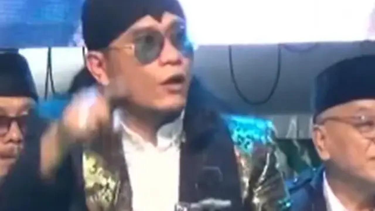 Harga Jam Tangan Miftah Maulana Tembus Rp500 Juta, Disorot di Tengah Kontroversi Hina Penjual Es Teh dan Seniman Senior