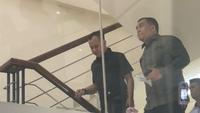 Wakil Menteri Imigrasi dan Pemasyarakatan Silmy Karim akhirnya mendatangi Gedung Merah Putih KPK, Jakarta. (Foto: Antara)