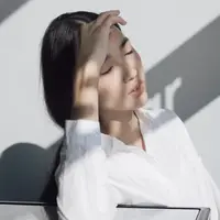 Alasan mengapa harus berhenti menyentuh wajah