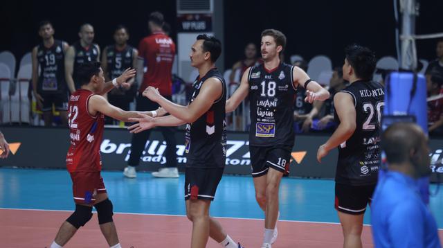 LavAni Livin' Transmedia berhasil membungkam Surabaya Samator dengan skor telak 3-0 (25-13, 30-28, 25-20) di GOR Utama, Bojonegoro pada laga lanjutan Proliga 2026, Kamis (12/2/2026) malam WIB. (dok. Proliga)