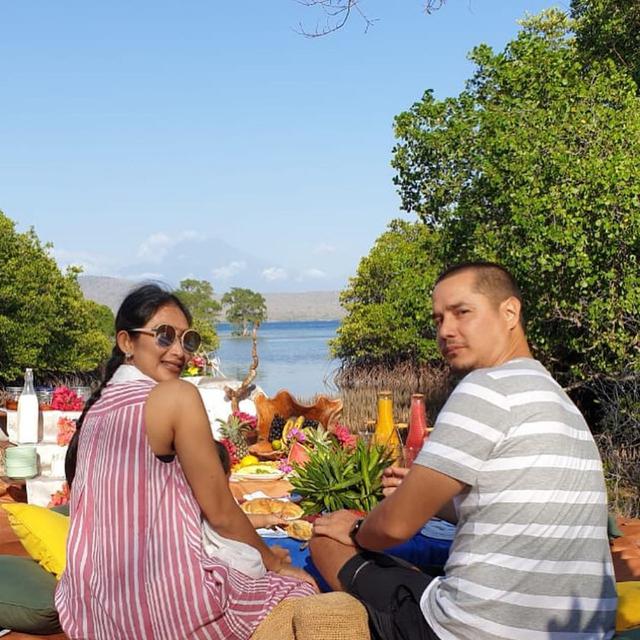 7 Gaya Liburan Happy Salma di Atas Kapan Bersama Keluarga